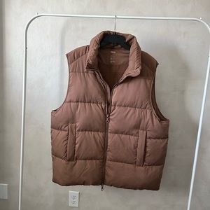 Girlfriend collective puffer vest in like caramel brown size 8